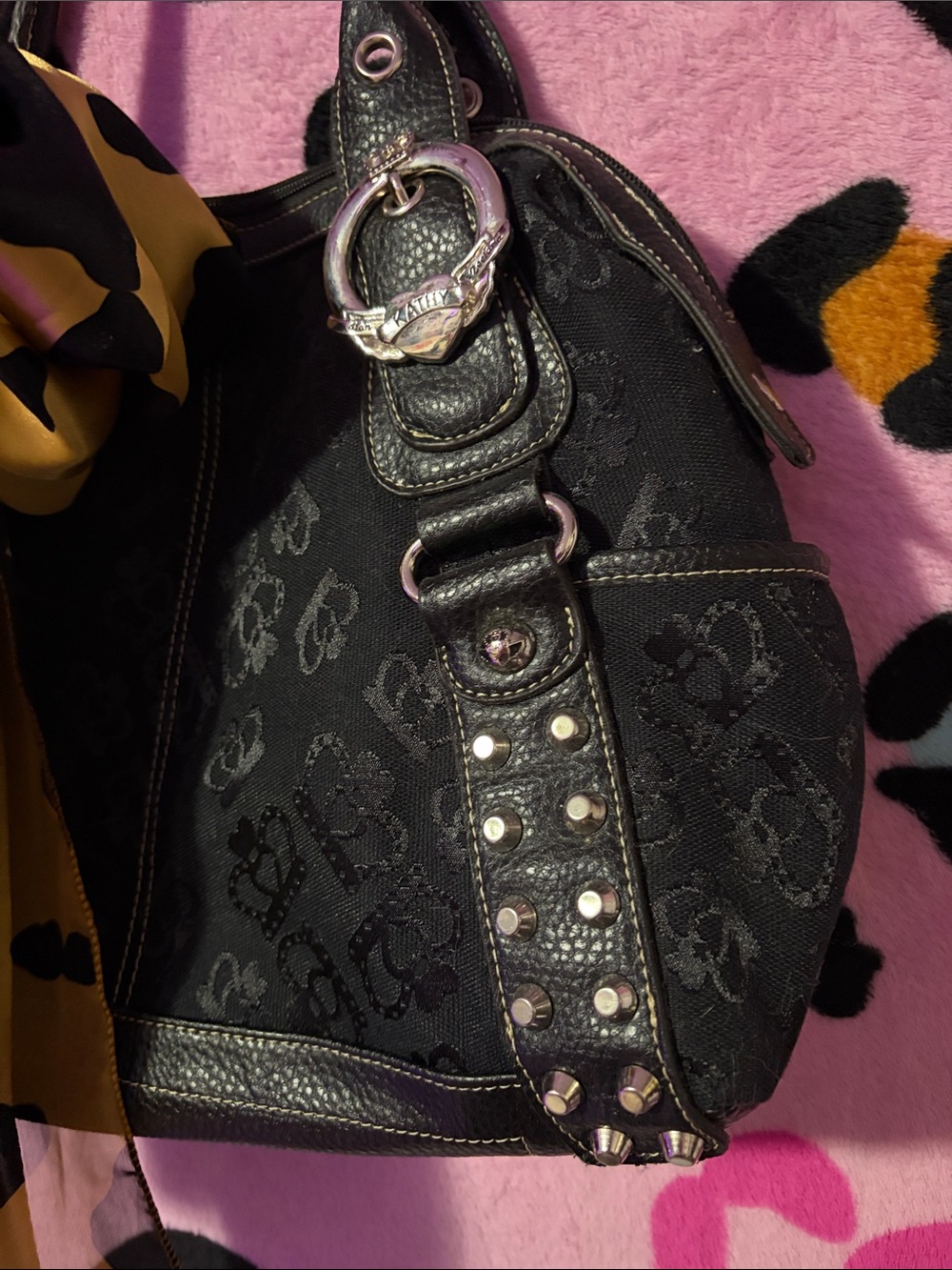 Kathy Van Zeeland Black Shoulder Bag with Gold-Black Scarf - Picture 4 of 9